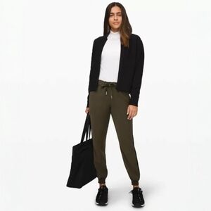 Lululemon Olive On The Fly Jogger SZ 10